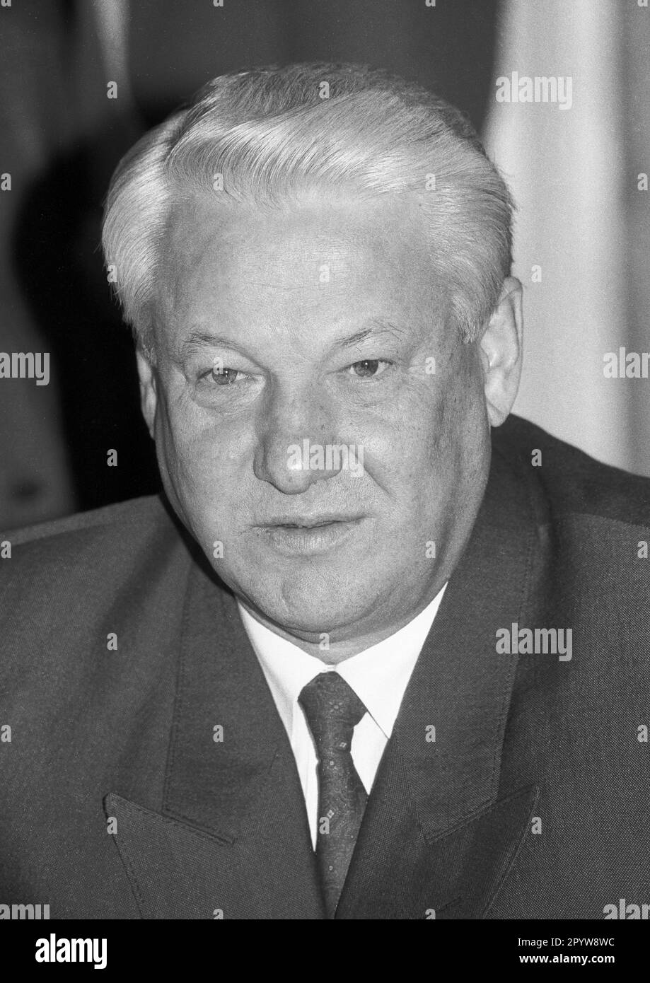 Boris yeltsin moscow 1991 hi-res stock photography and images - Alamy