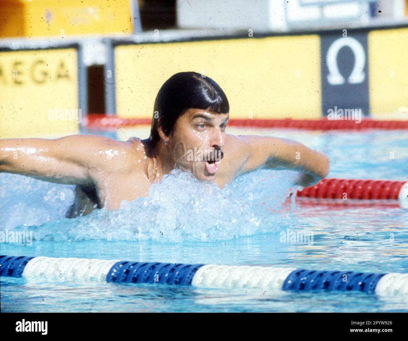 European Swimming Championships in Jönköping (Sweden) 1977 / The seven-time Olympic champion from Munich 1972, Mark Spitz (USA), did not miss the opportunity to test the competition pool 18.08.1977 [automated translation] Stock Photo