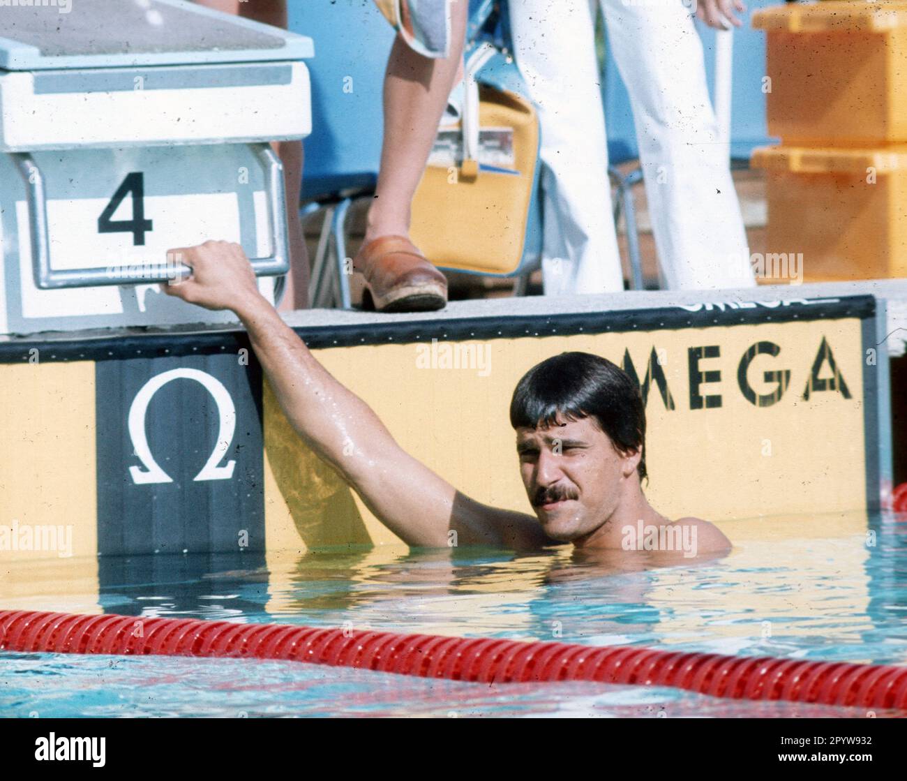European Swimming Championships in Jönköping (Sweden) 1977 / Guest of the seven-time Olympic champion from Munich 1972, Mark Spitz (USA), did not miss the opportunity to test the competition pool 18.08.1977 [automated translation] Stock Photo