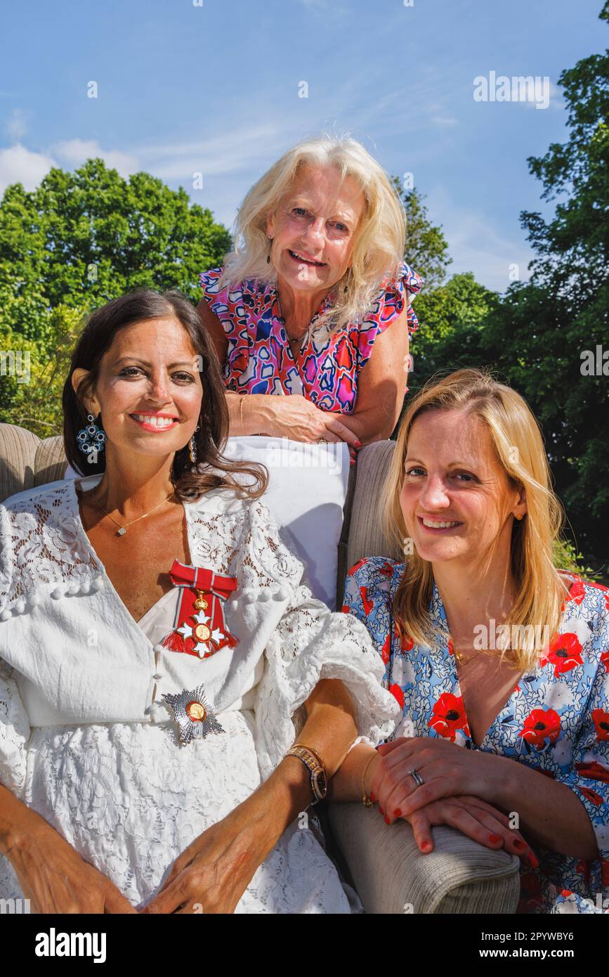Dame Deborah James (BowelBabe) with her mother Heather and sister Sarah