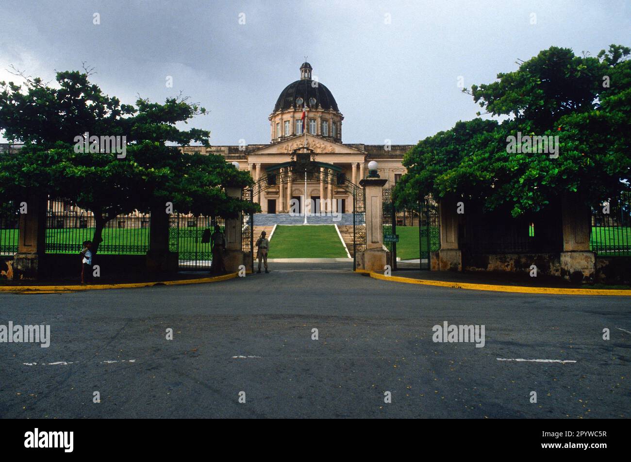 Dominican Republic Santo Domingo 19 11 1994 Santo Domingo Photo The Presidential Palace