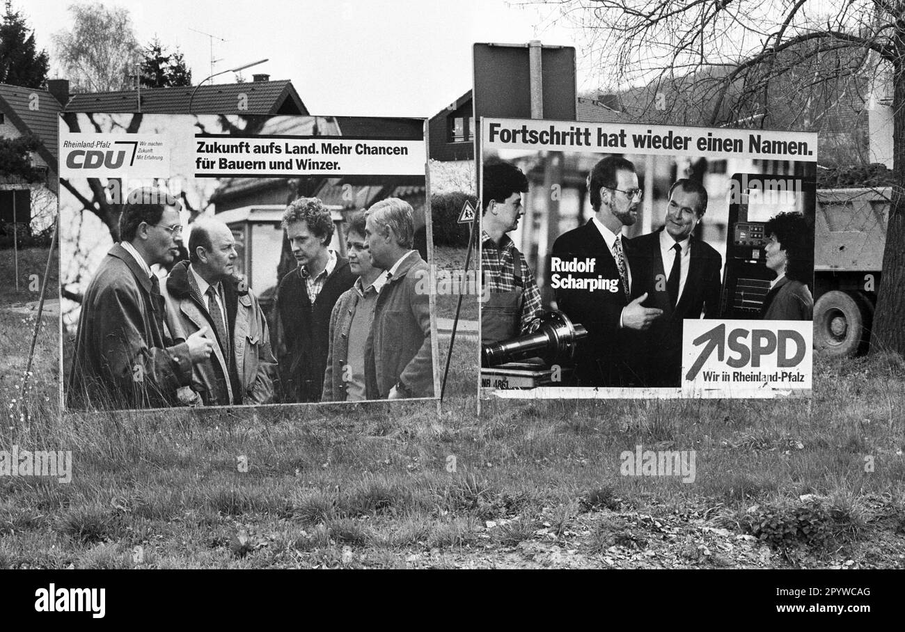 Germany, Mainz, 3.04.1991 Archiv-Nr.: 26-37-36 Landtagswahlen Rheinland-Pfalz Foto: Election posters of CDU and SPD [automated translation] Stock Photo