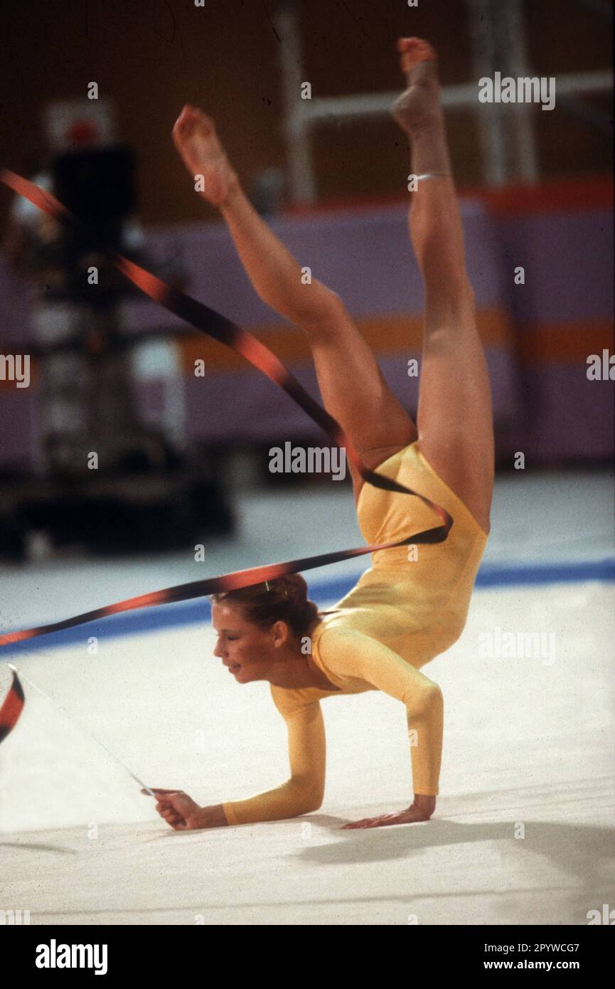 Olympic Games 1984 in Los Angeles. Rhythmic gymnastics: Regina Weber (BRD) Action, tape 11.08.1984. [automated translation] Stock Photo