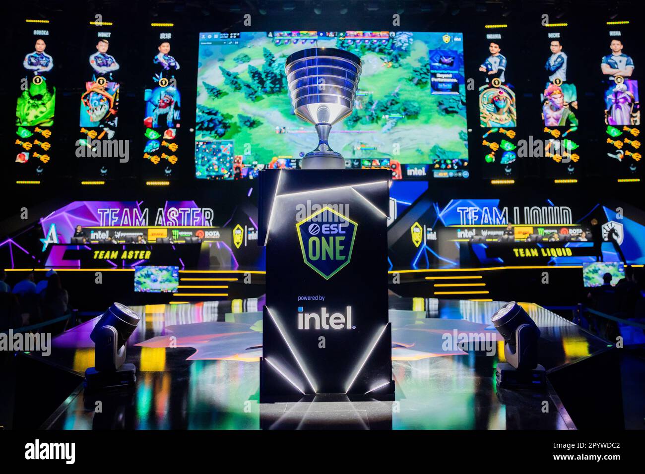 Dota tournament hi-res stock photography and images