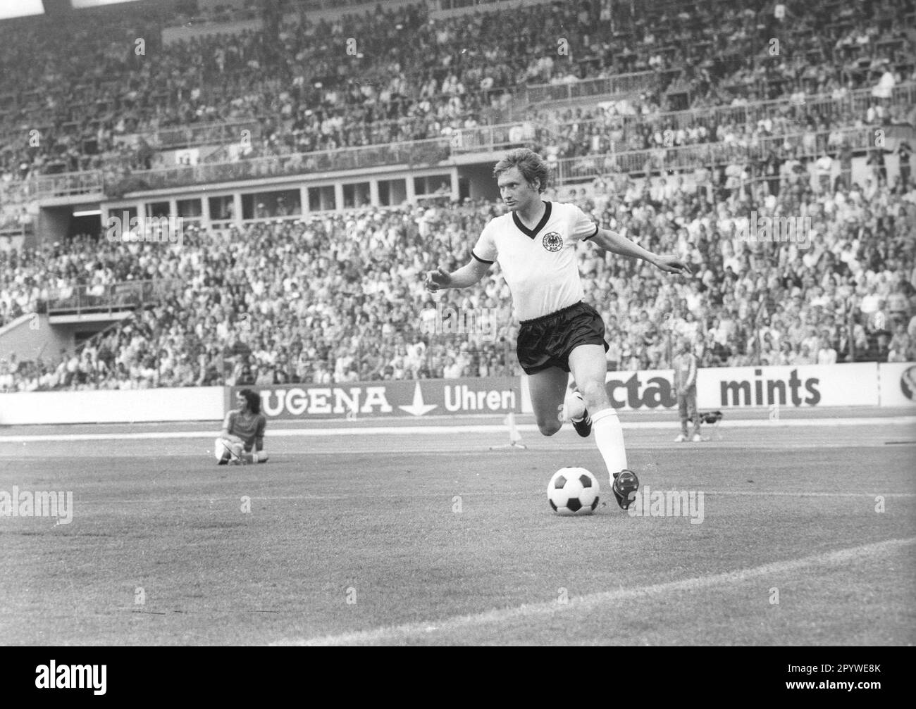 Soccer World Cup 1974 / Final Round Group B / FRG - Yugoslavia 2:0 / 26.06.1974 in Duesseldorf / Dieter Herzog (Deut.) Action. [automated translation] Stock Photo
