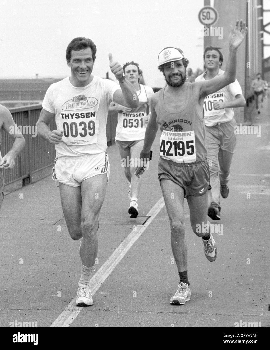 Marathon in Duisburg on 15.09.1984. Manfred Steffny (right) with cycling legend Udo Hempel. [automated translation] Stock Photo
