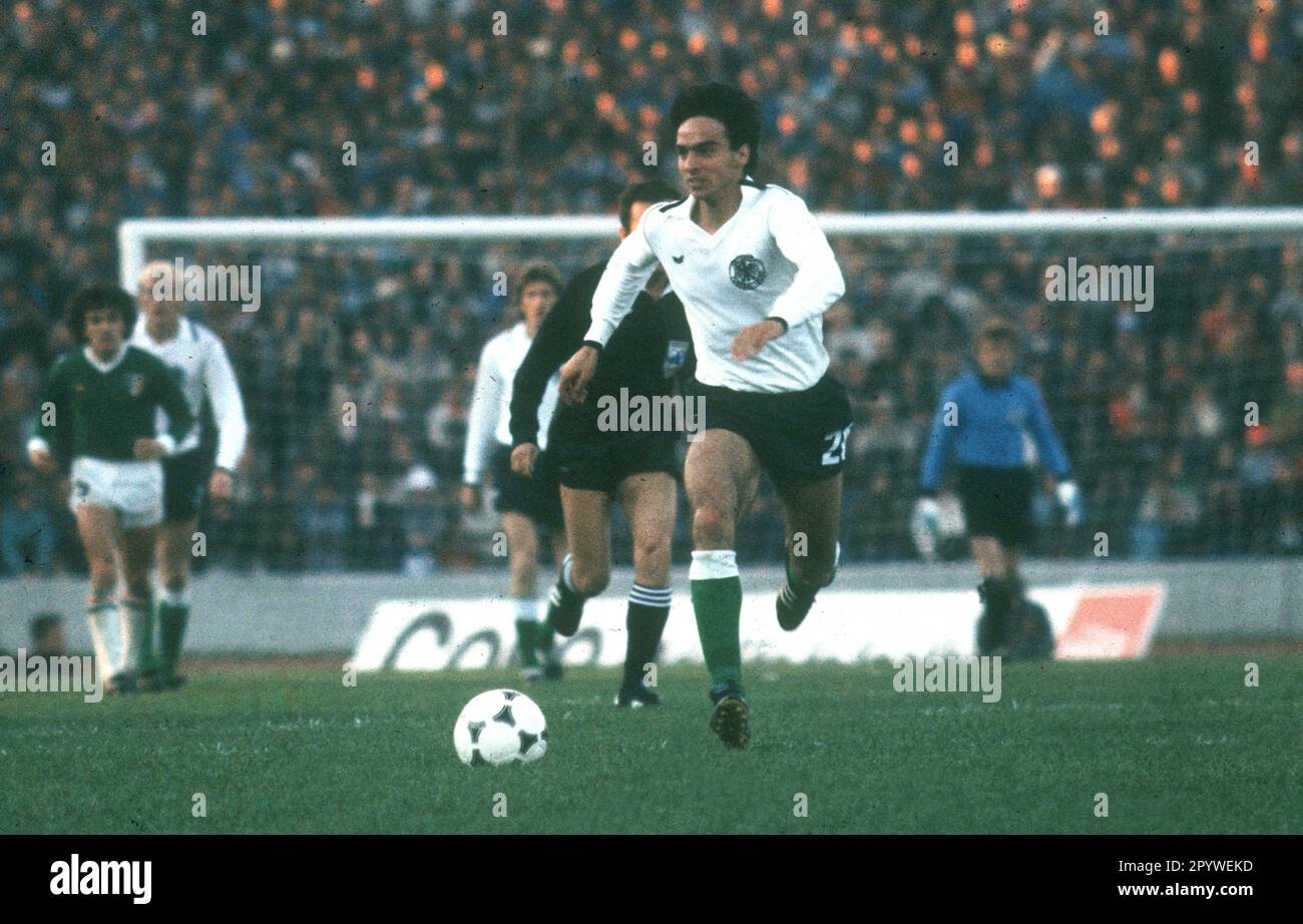 1978 world cup ball hi-res stock photography and images - Alamy 1978 world cup ball hi-res stock photography and images - Alamy