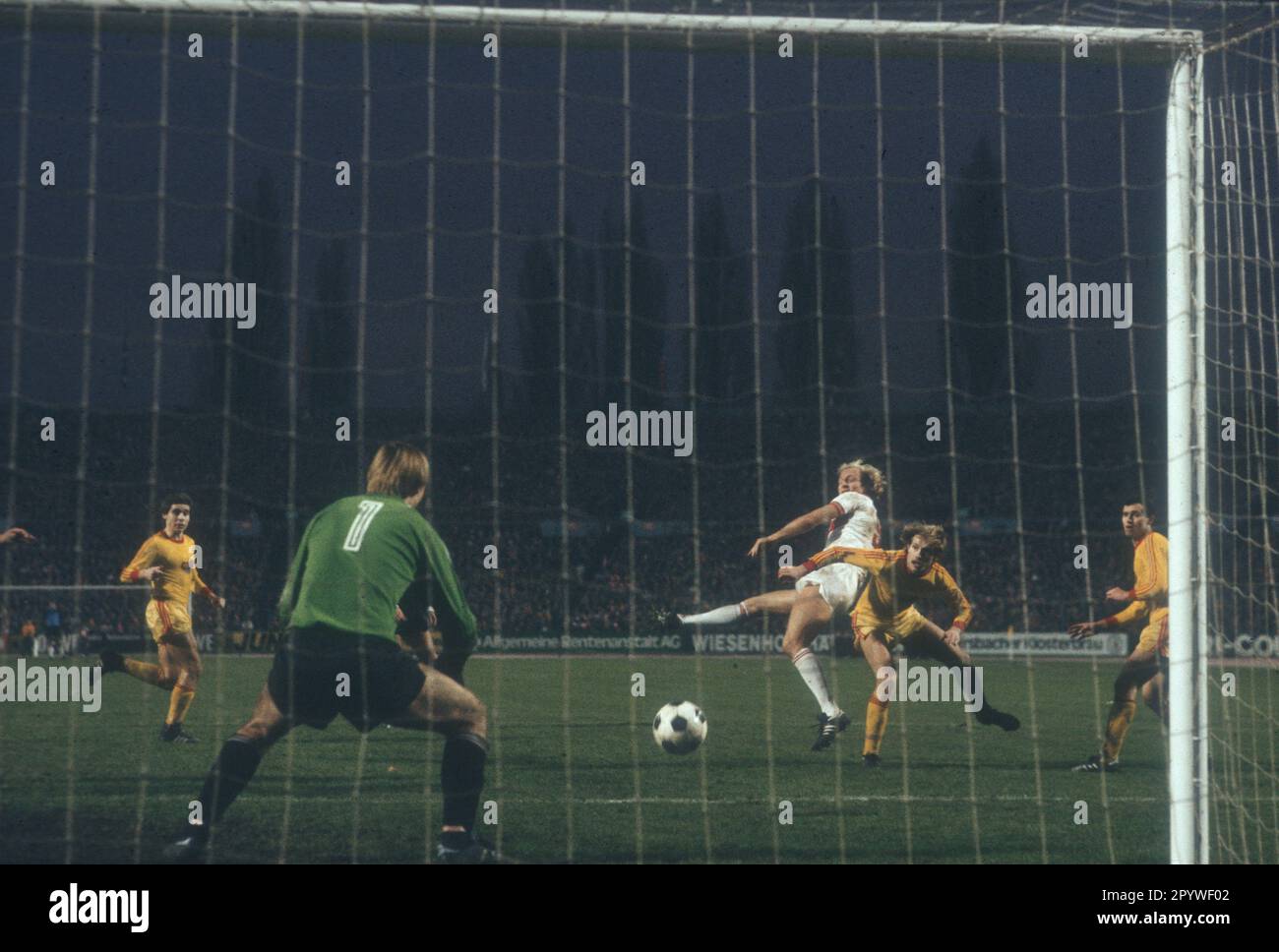 Uefacup 1978/79. Round of 16: VFB Stuttgart - Dukla Prague 4:1/22.11.1978. Goal area scene. For journalistic use only! Only for editorial use! [automated translation] Stock Photo