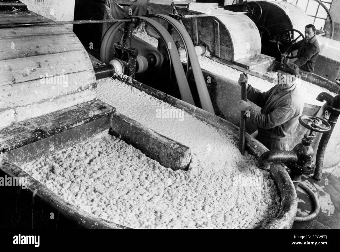 Paper industry. April 1947 Stock Photo Alamy