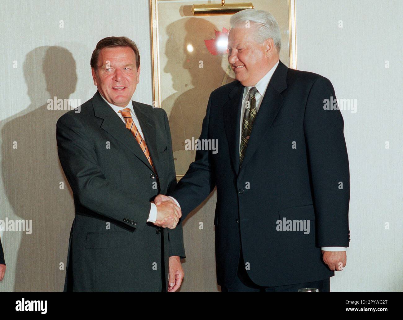 G8 Summit in Cologne : Boris JELZIN ( YELTSIN ) , President of Russia , meets German Chancellor Gerhard SCHROEDER , SPD , 20.06.1999 [automated translation] Stock Photo