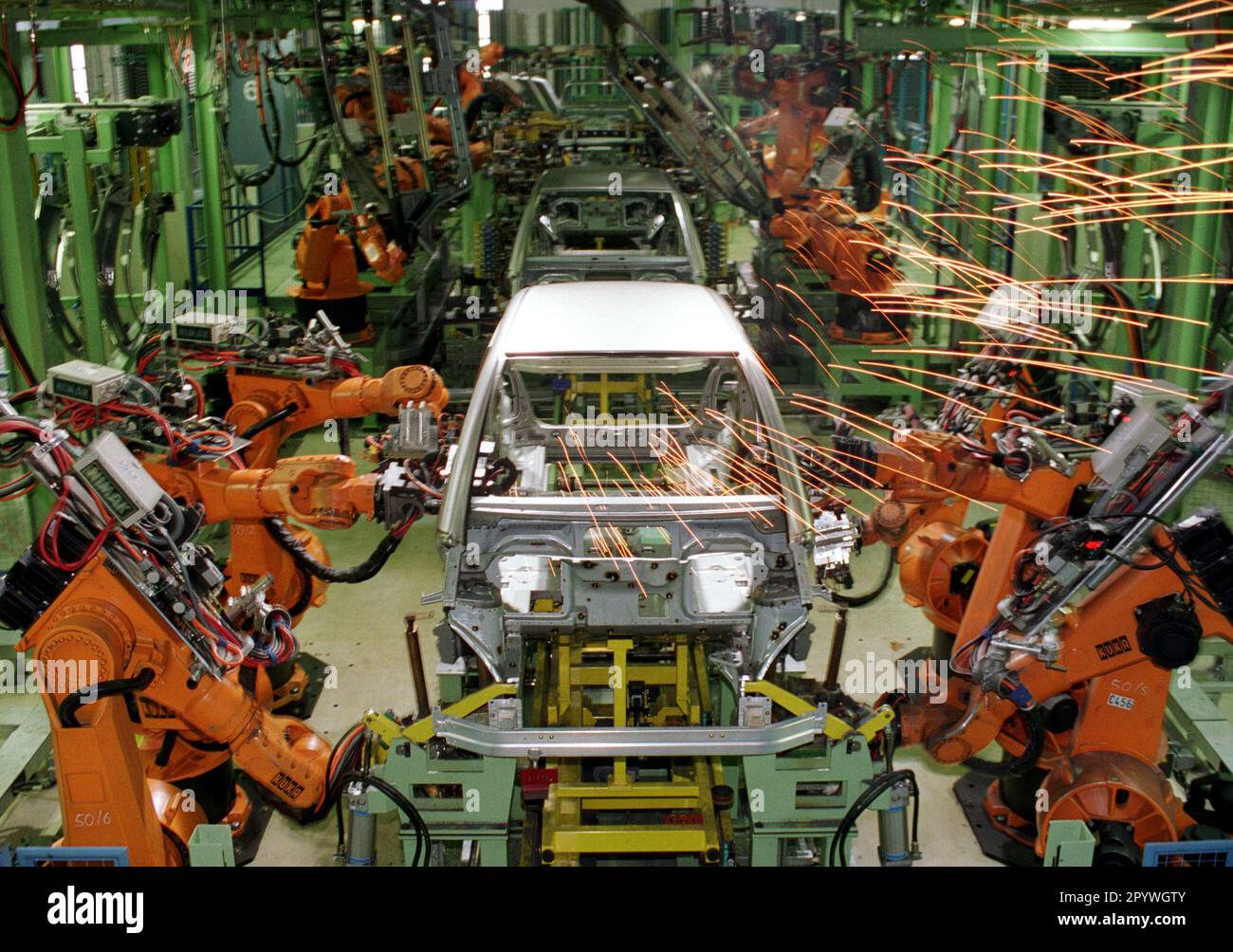 DEU , GERMANY : Production of Mercedes-Benz A-class car in the Ulm factory of Daimler-Benz AG , February 1998 Stock Photo