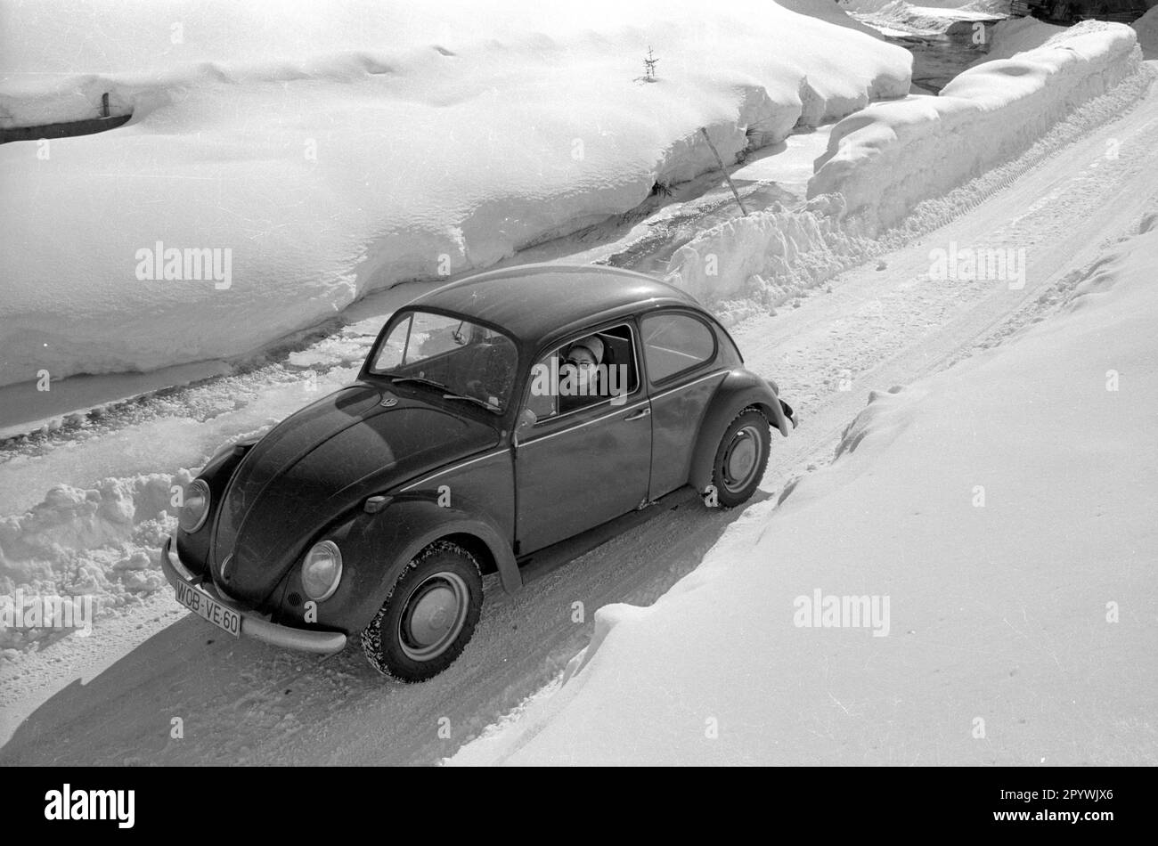 Car test VW 1200 and Volvo at Tegernsee 1967 [automated translation
