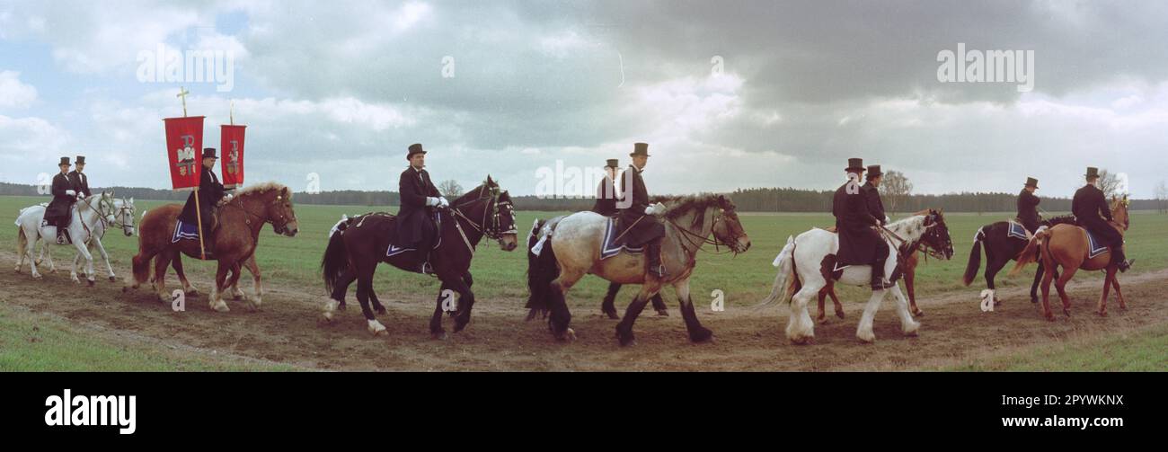 Brandenburg / Saxony / Minorities / Slavs / 1998 Easter riding between
