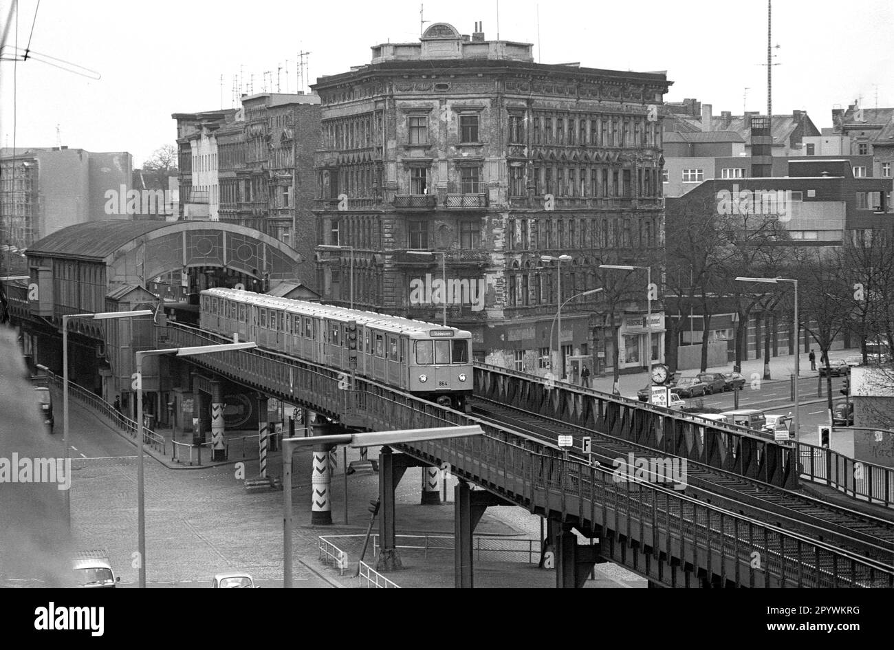Berlin-Boroughs / Kreuzberg / 12 / 1980 Skalitzer Strasse / Wiener ...