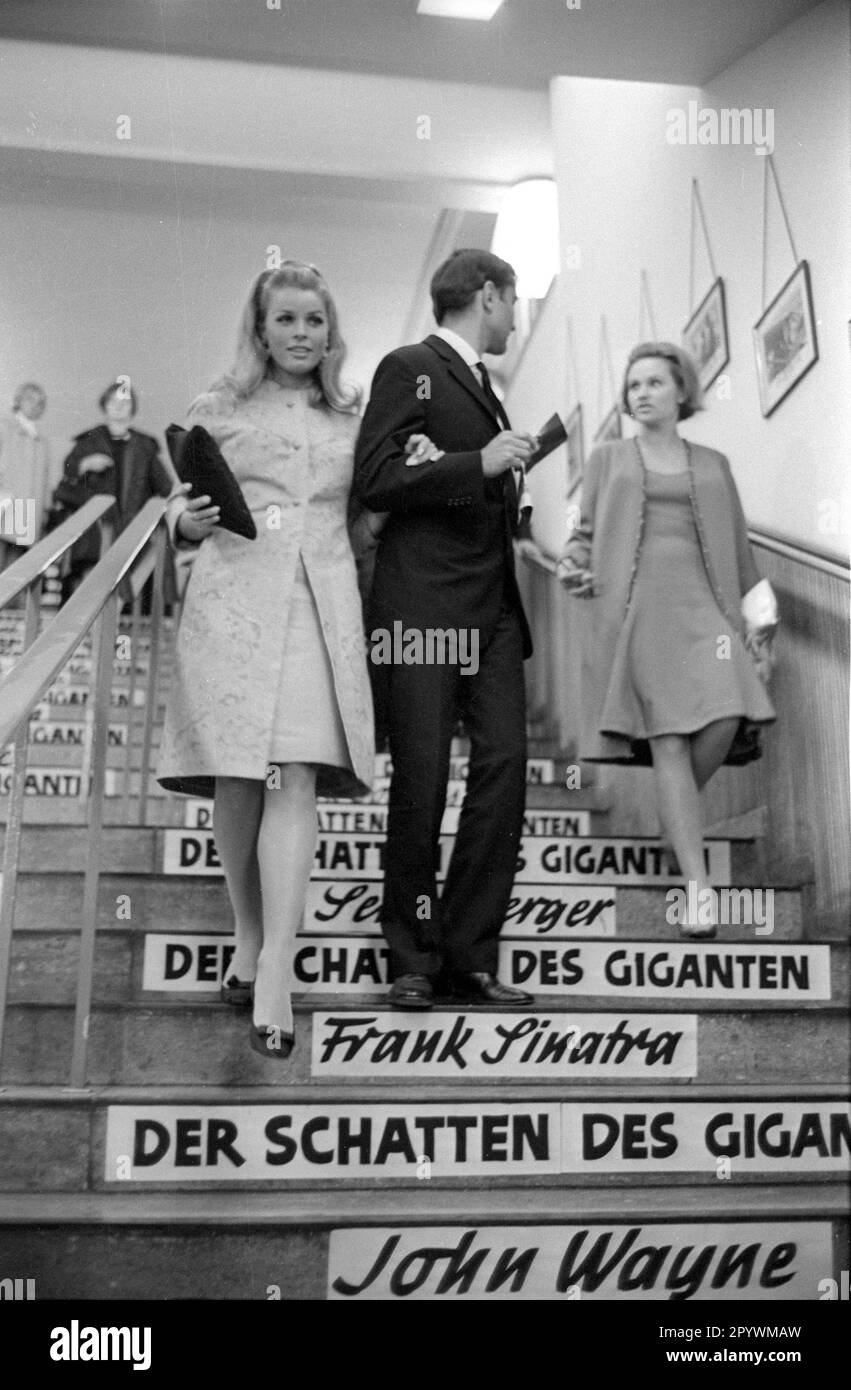 Europa premiere Black and White Stock Photos & Images Alamy