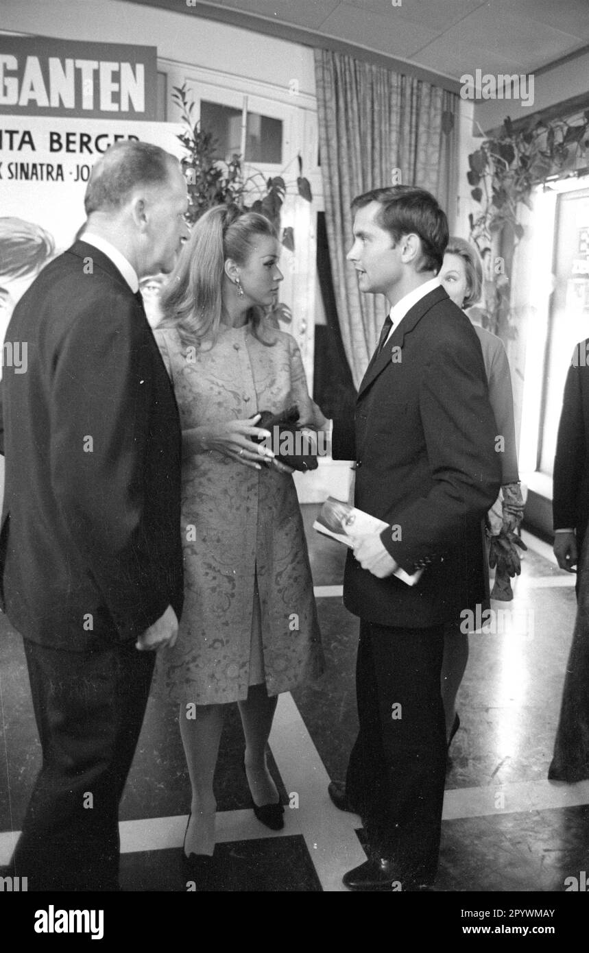 Europa premiere Black and White Stock Photos & Images Alamy