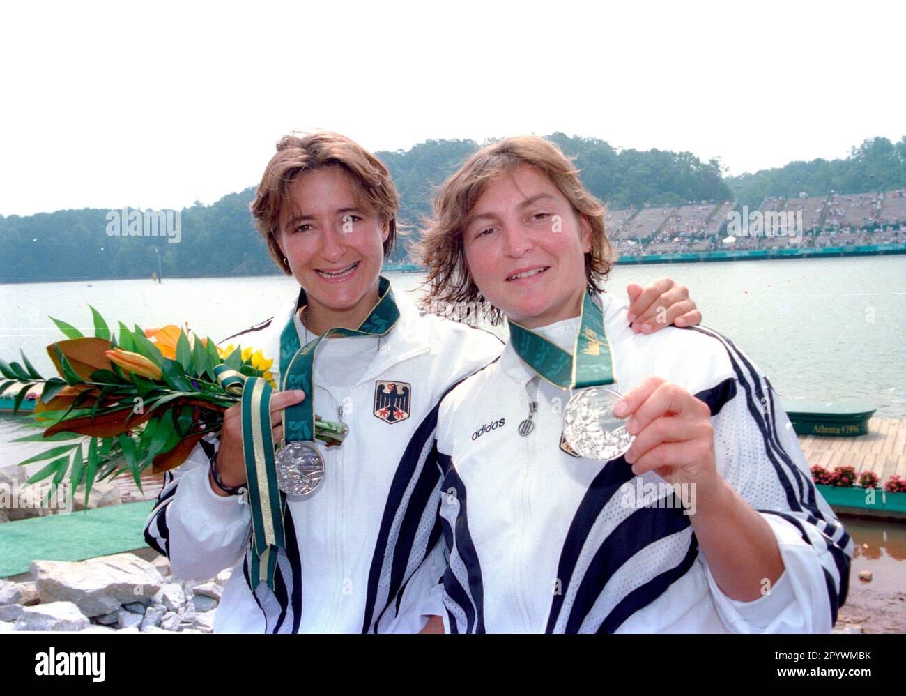 Olympic Games 1996 in Atlanta Canoe 2-man kayak women Ramona Portwich and Birgit Fischer (Germany) show their silver medals 04.08.1996 [automated translation] Stock Photo