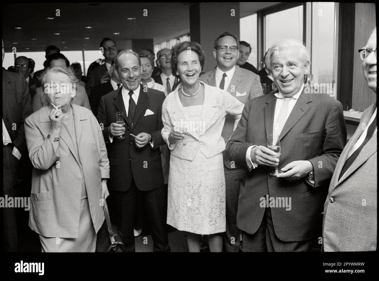 Germany hamburg 1964 marion countess doenhoff laughing in the middle
