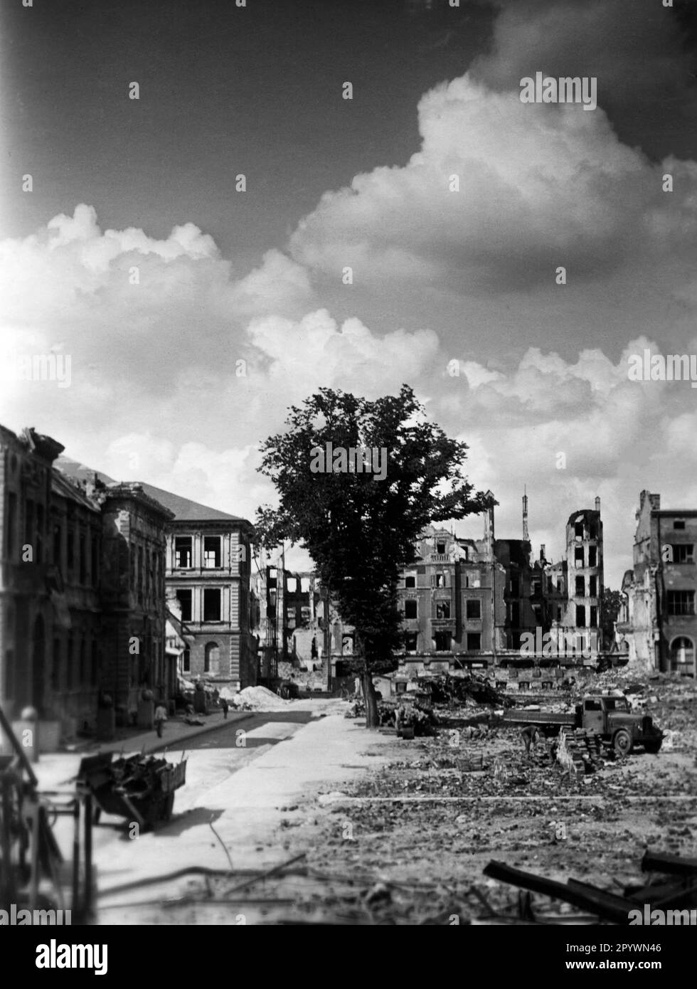 Buildings of the Technical University in Munich destroyed during the Second World War