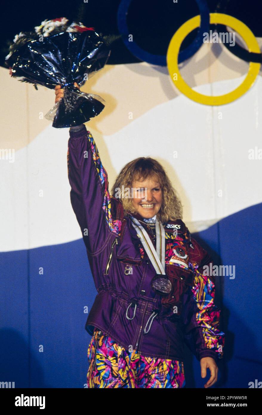 Olympic Winter Games Albertville 08-23.02.1992 Downhill Women 15.02.1992 Veronika WALLINGER (AUT) cheers on the victory podium. PHOTO: WEREK Press Photo Agency xxNOxMODELxRELEASExx [automated translation]- AUSTRIA OUT Stock Photo