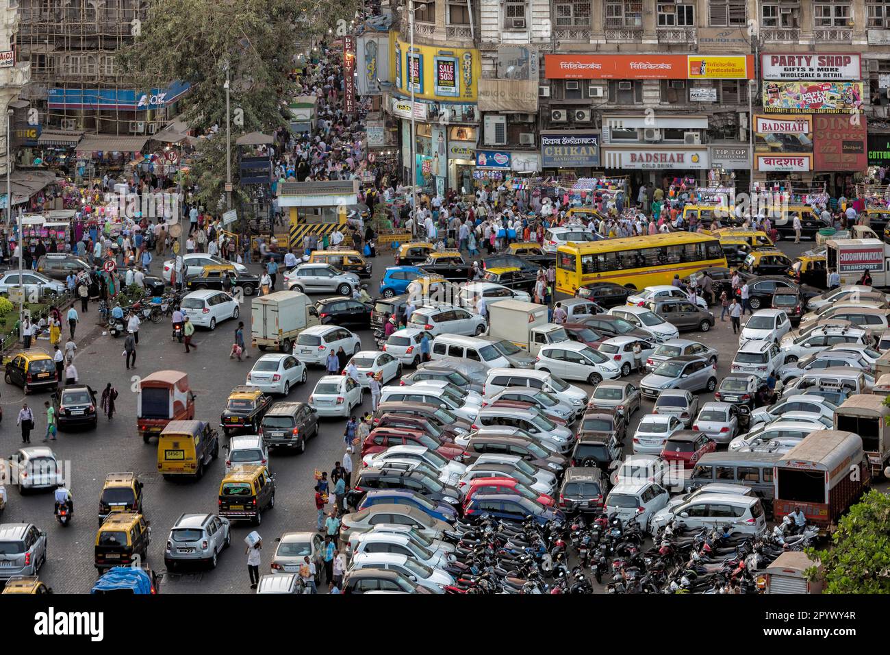Rush hour at Crawford Market, Mahatma Jyotiba Phule Market, urban life with taxi and heavy traffic, city view, Mumbai, India Stock Photo