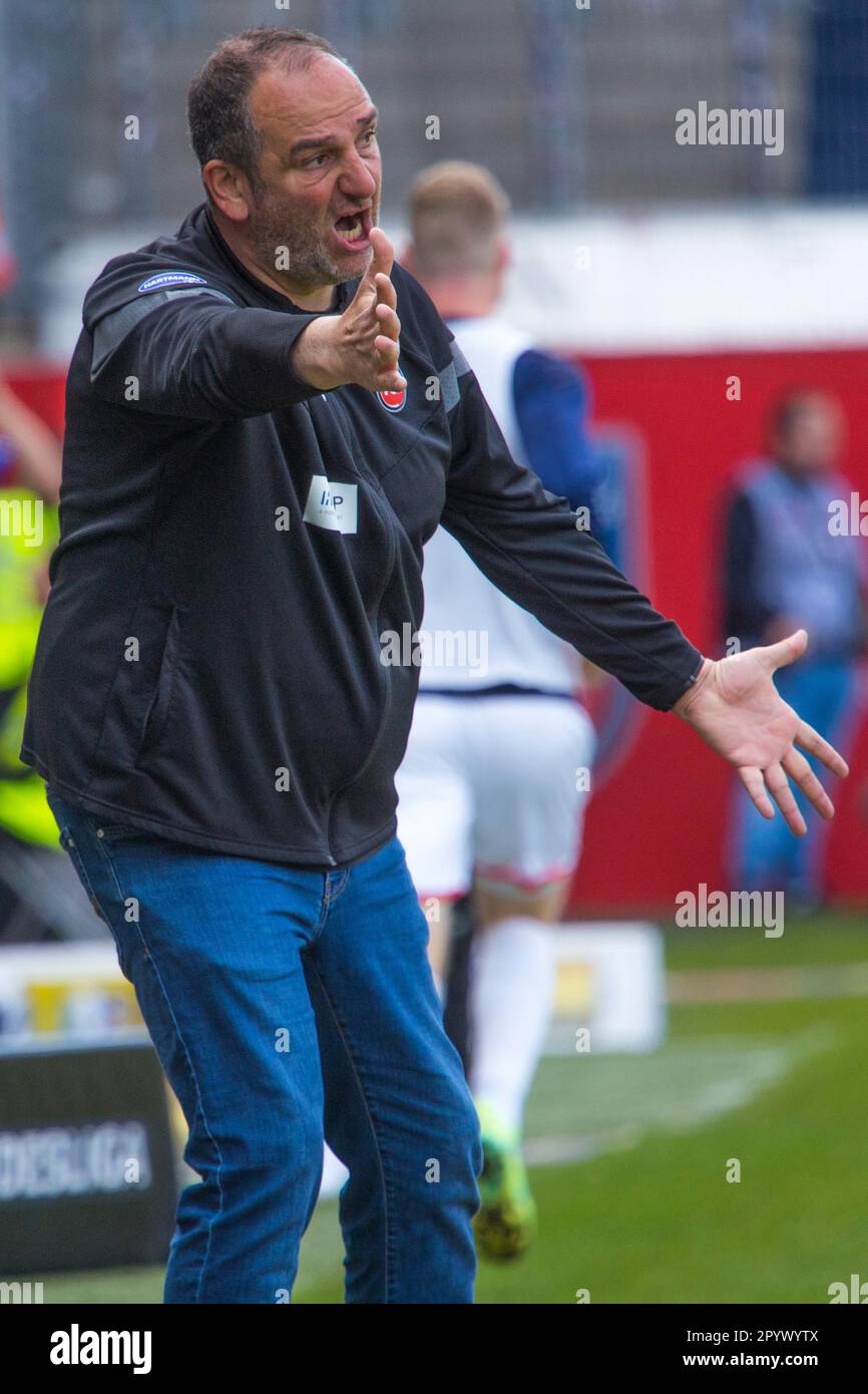 Frank Schmidt (1.FC Heidenheim) Angry Stock Photo - Alamy