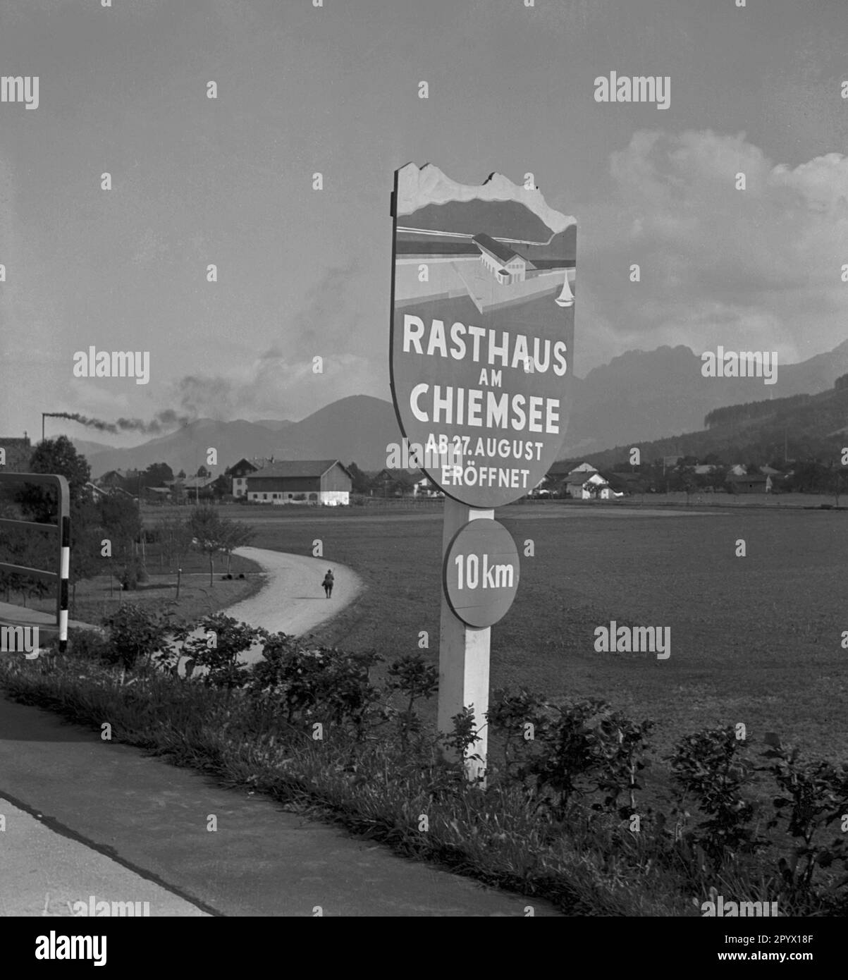 Rest sign highway Black and White Stock Photos & Images - Alamy