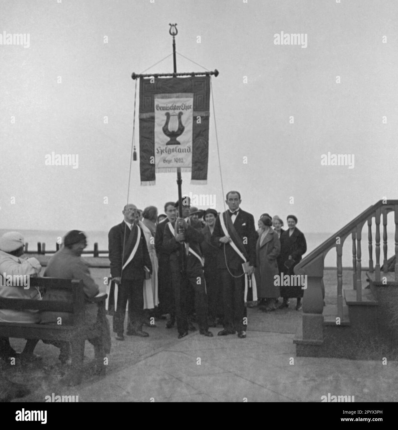 Gemischter chor hi-res stock photography and images - Alamy