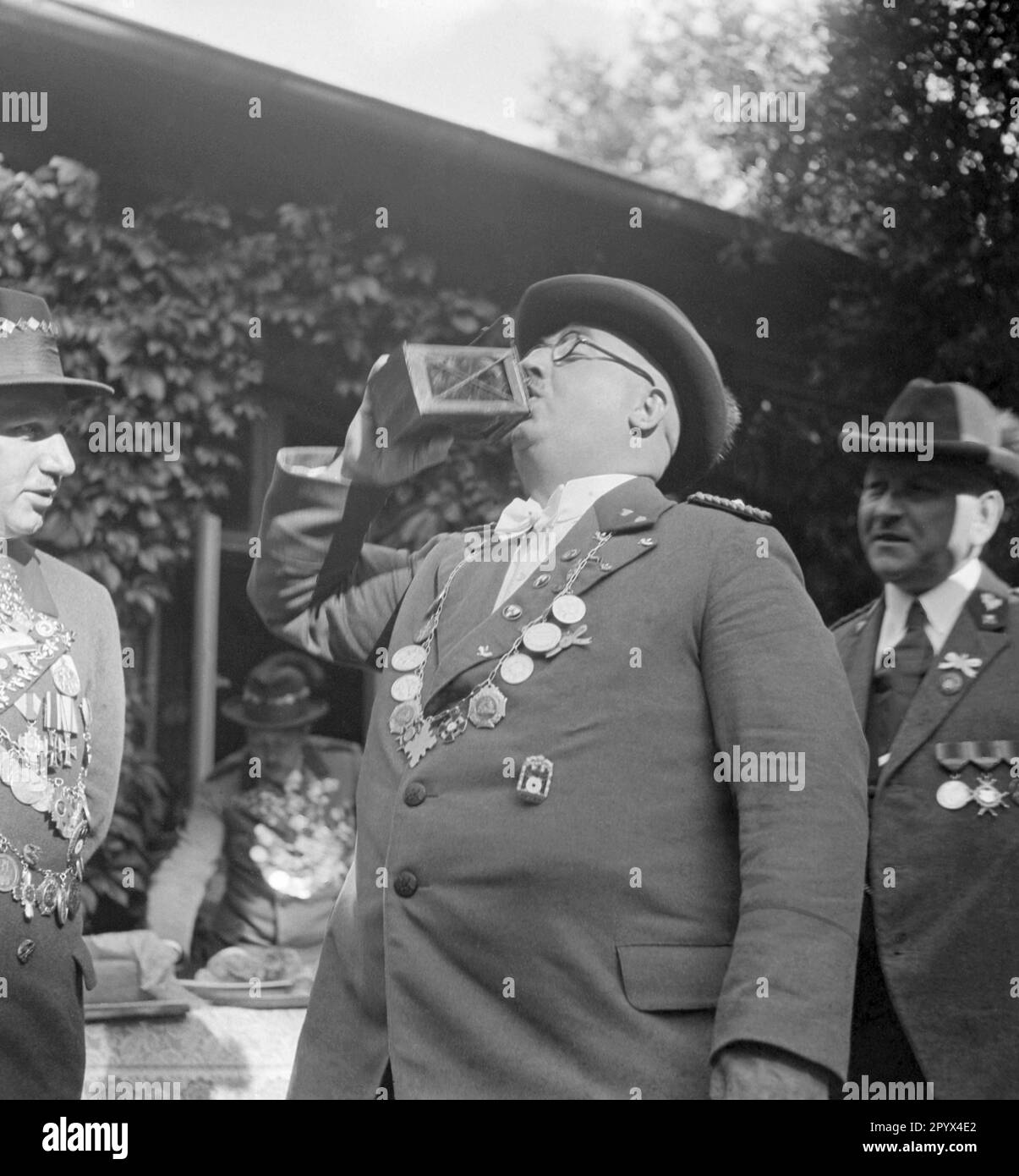 At a shooting festival in Rostock members of a shooting club are