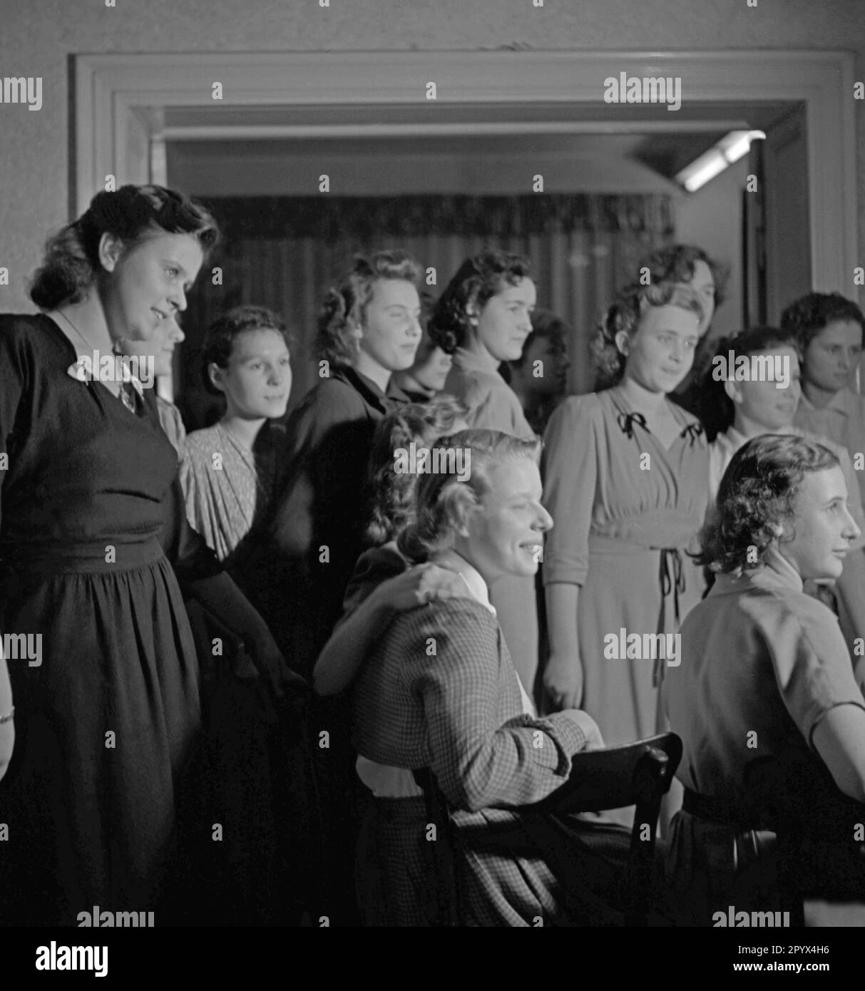 The picture shows a dance class in a Berlin dance school Stock Photo Alamy