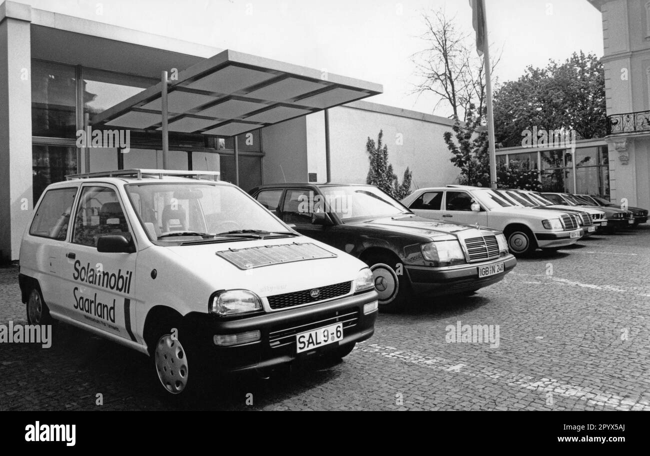 Electric cars 1990 to 1995 Stock Photo Alamy
