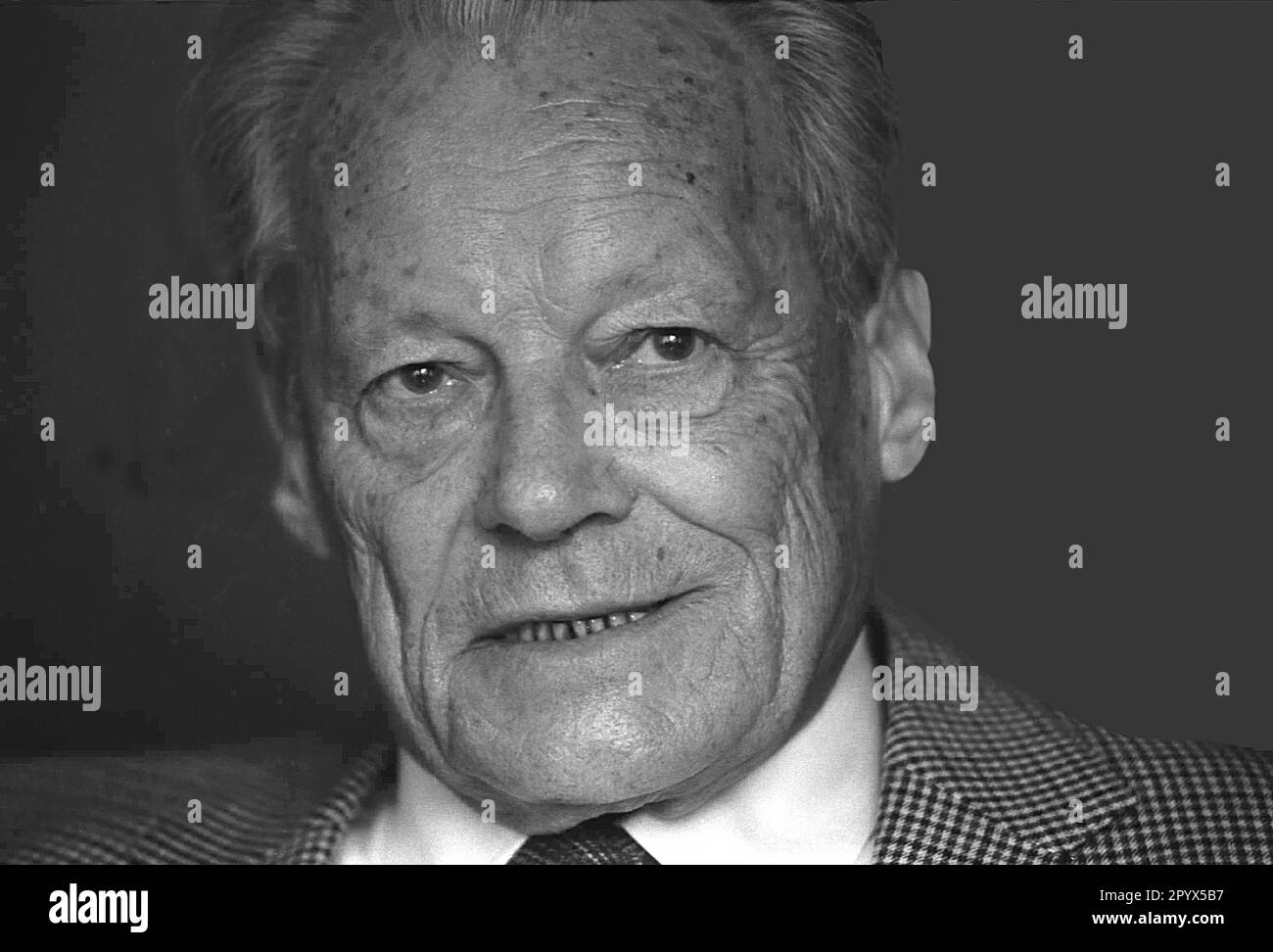Germany, Bonn, 11.09.1991 100 years Willy Brandt Willy Brandt (born 18 December 1913 in Lübeck as Herbert Ernst Karl Frahm,   October 8, 1992 in Unkel) was a German Social Democratic politician. He was from 1957 to 1966 Mayor of Berlin, 1966-1969 Federal Foreign Minister and Deputy Chancellor and the Cabinet Kiesinger 1969-1974 fourth Chancellor of the Federal Republic of Germany. For his Ostpolitik, which focused on relaxation and balance with the Eastern European States, he received the 1971 Nobel Peace Prize. From 1964 to 1987, Brandt, chairman of the SPD, 1976-1992 President of the Stock Photo