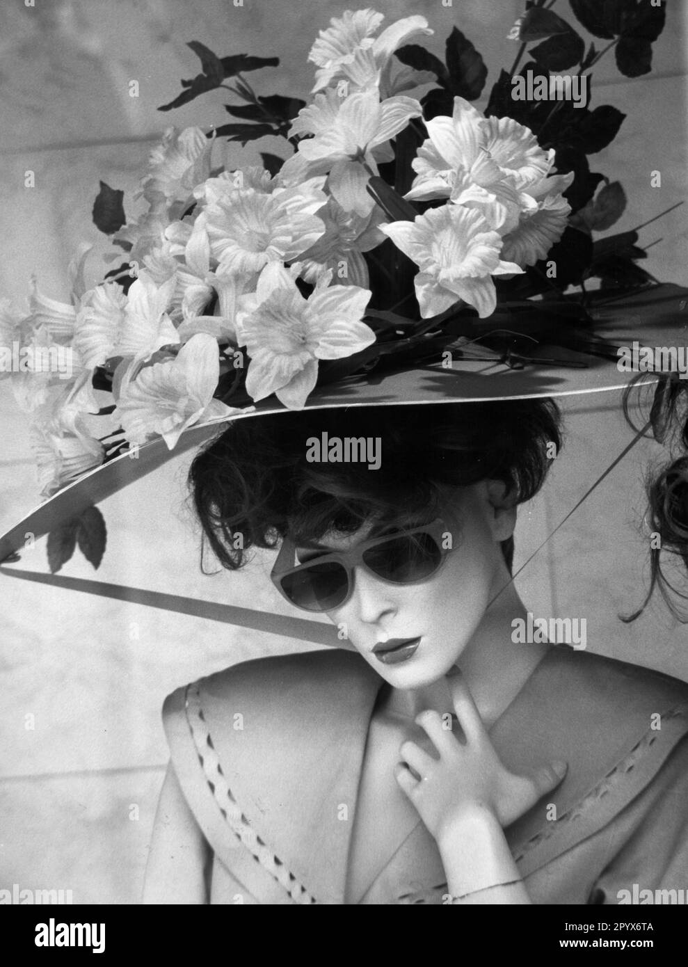 Mannequin at the shopping center Hertie at the Leopoldstrasse in Munich