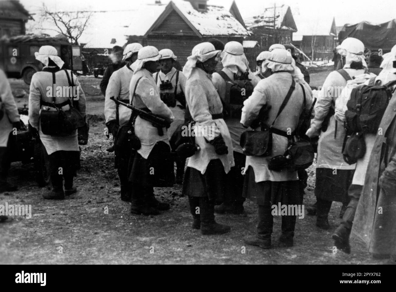 German soldiers at Kravpivno near Leningrad. Photo: Schulze [automated translation] Stock Photo