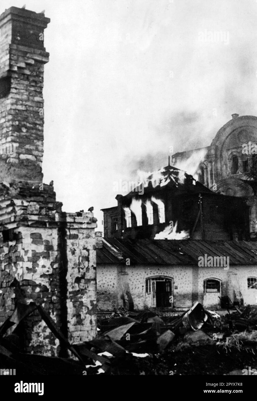 Houses destroyed after the fighting in Briansk. Photo Müller