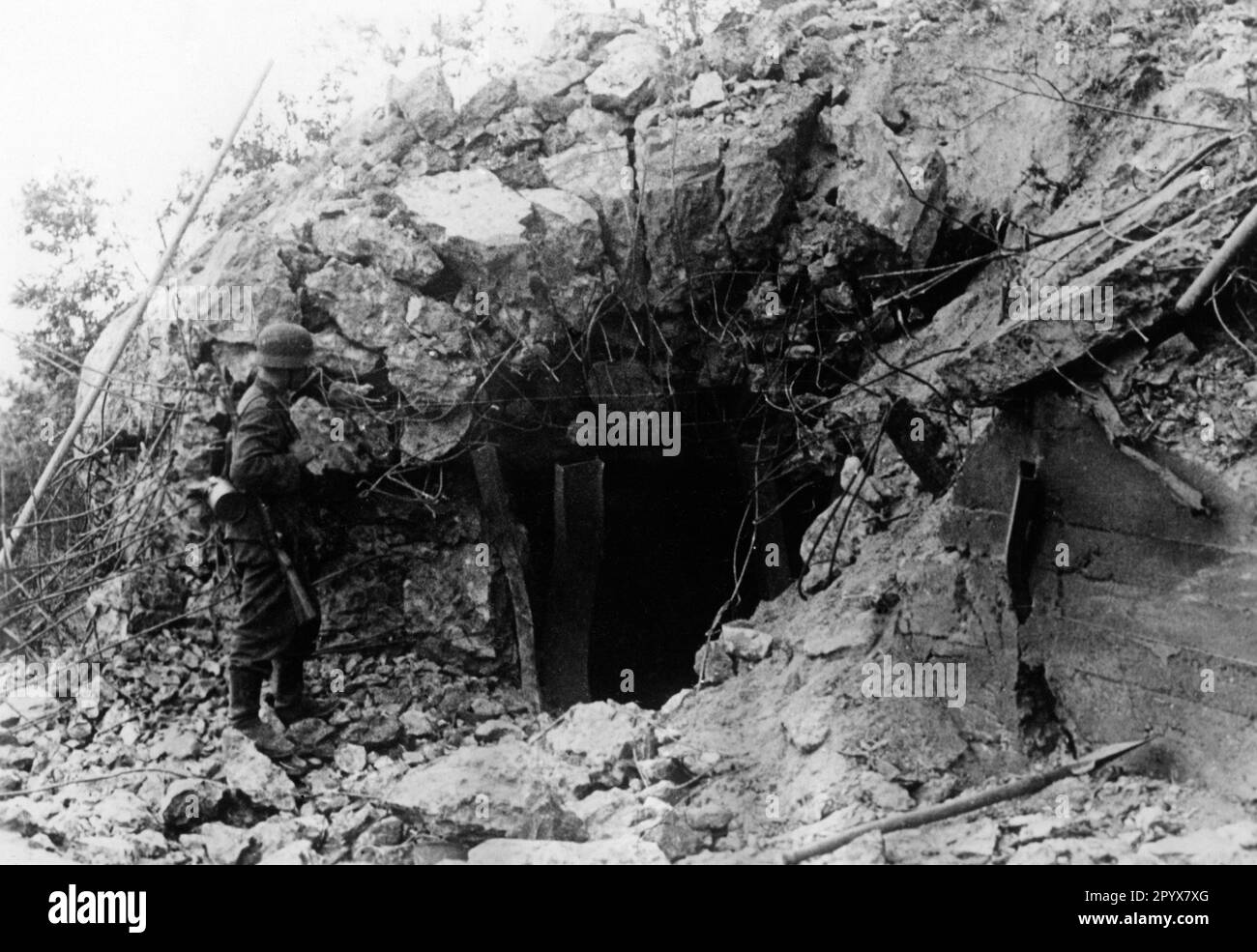 World War II, Eastern Front: Fighting along the Stalin Line [automated translation] Stock Photo