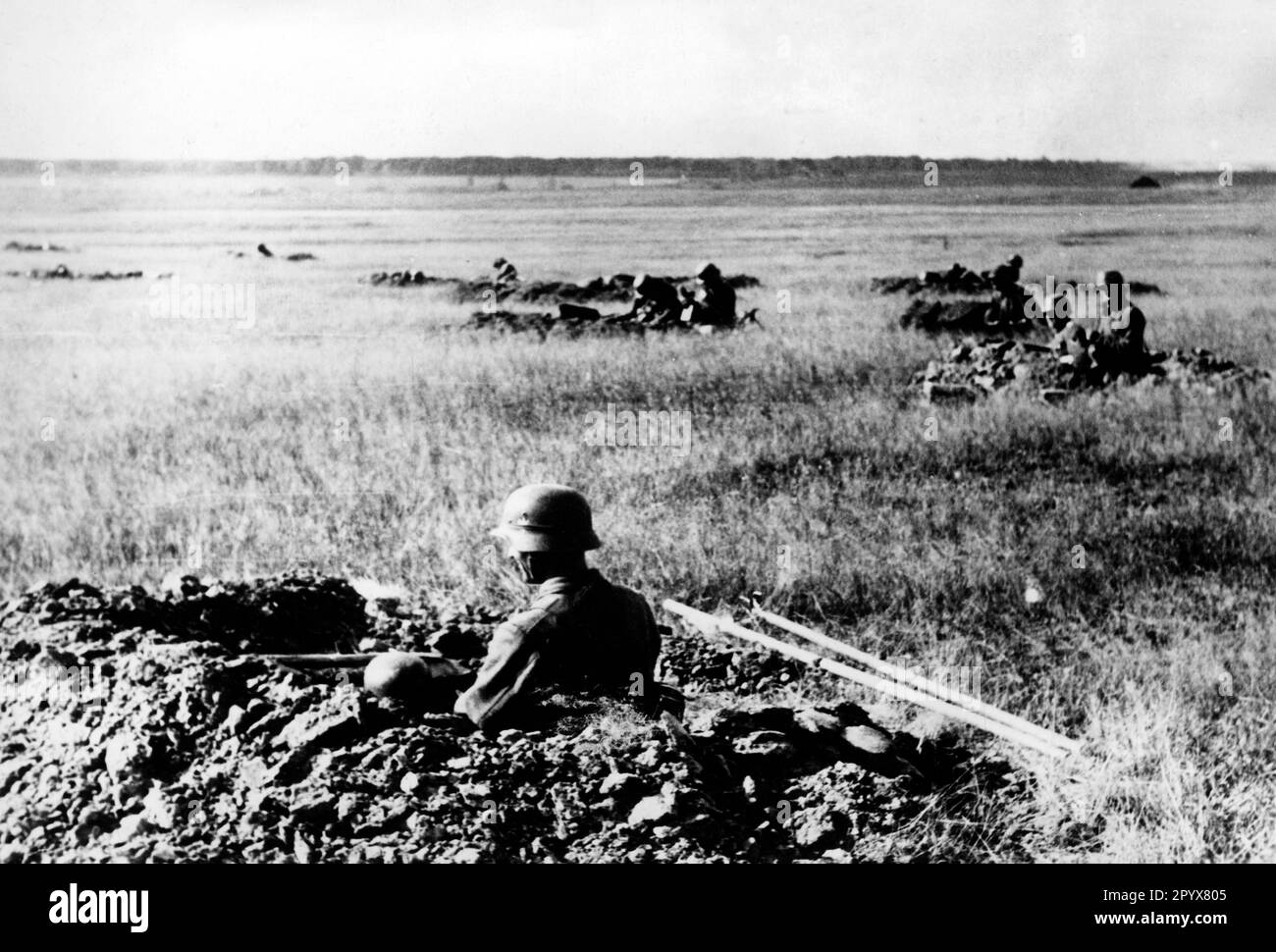 Position of German soldiers during the fighting in the central section of the Eastern Front. Photo: Maltry [automated translation] Stock Photo