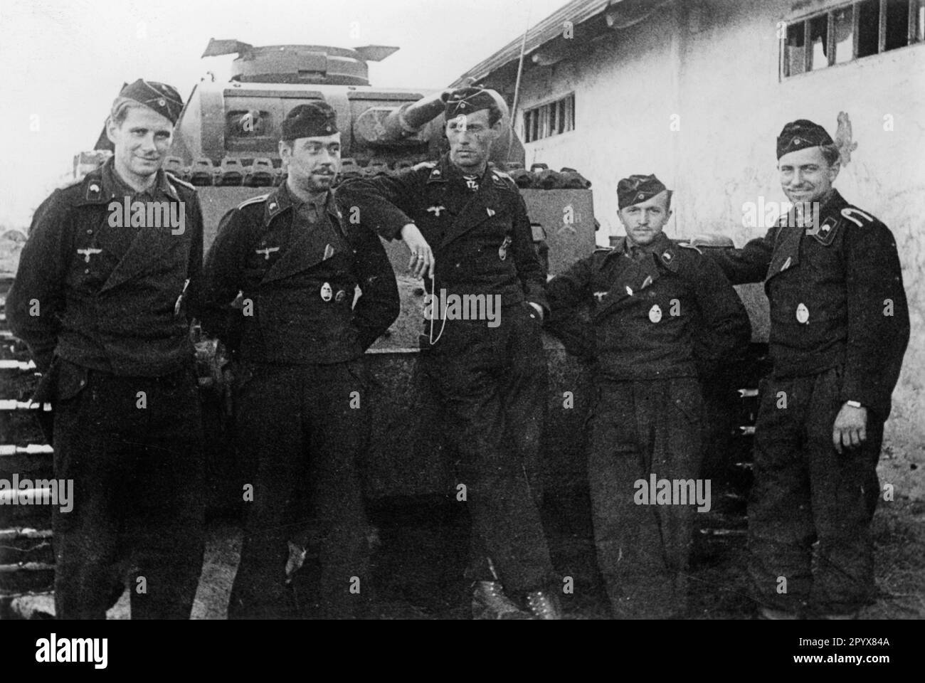 Knight's Cross recipient Major von Bauchert, commander of a tank