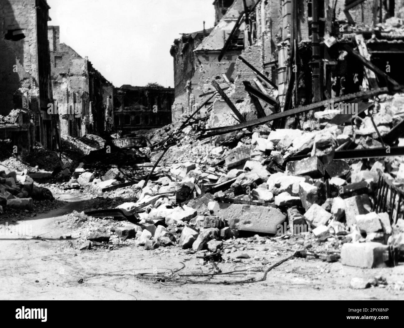 West-Berlin- ruins of houses from 1945 onwards, Berlin -, Germany Stock Photo