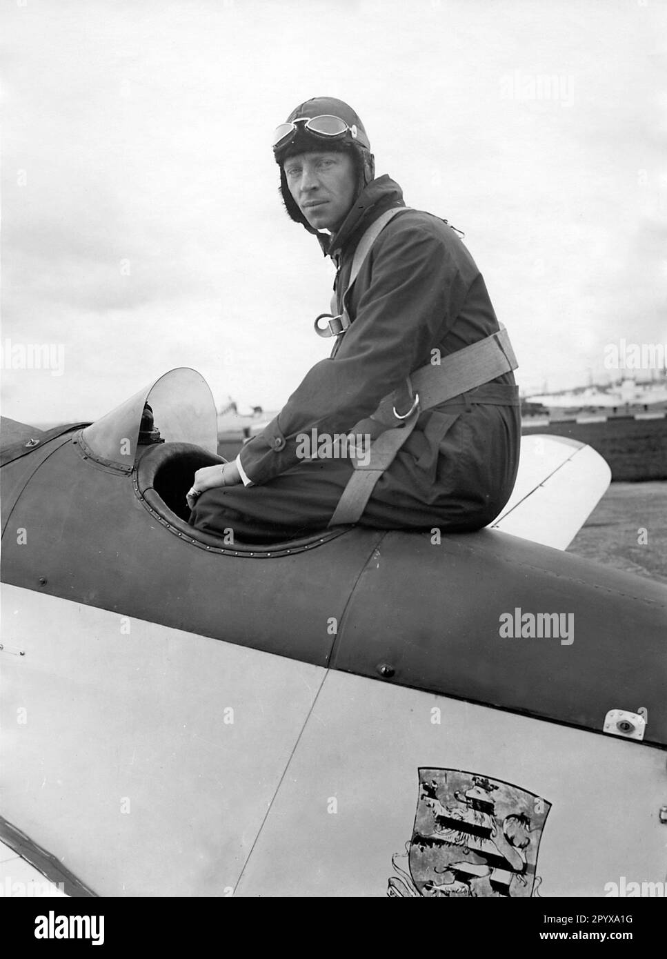 W. D. Graf Castell with a Messerschmitt 23 at the aerobatic championships in Tempelhof. [automated translation] Stock Photo