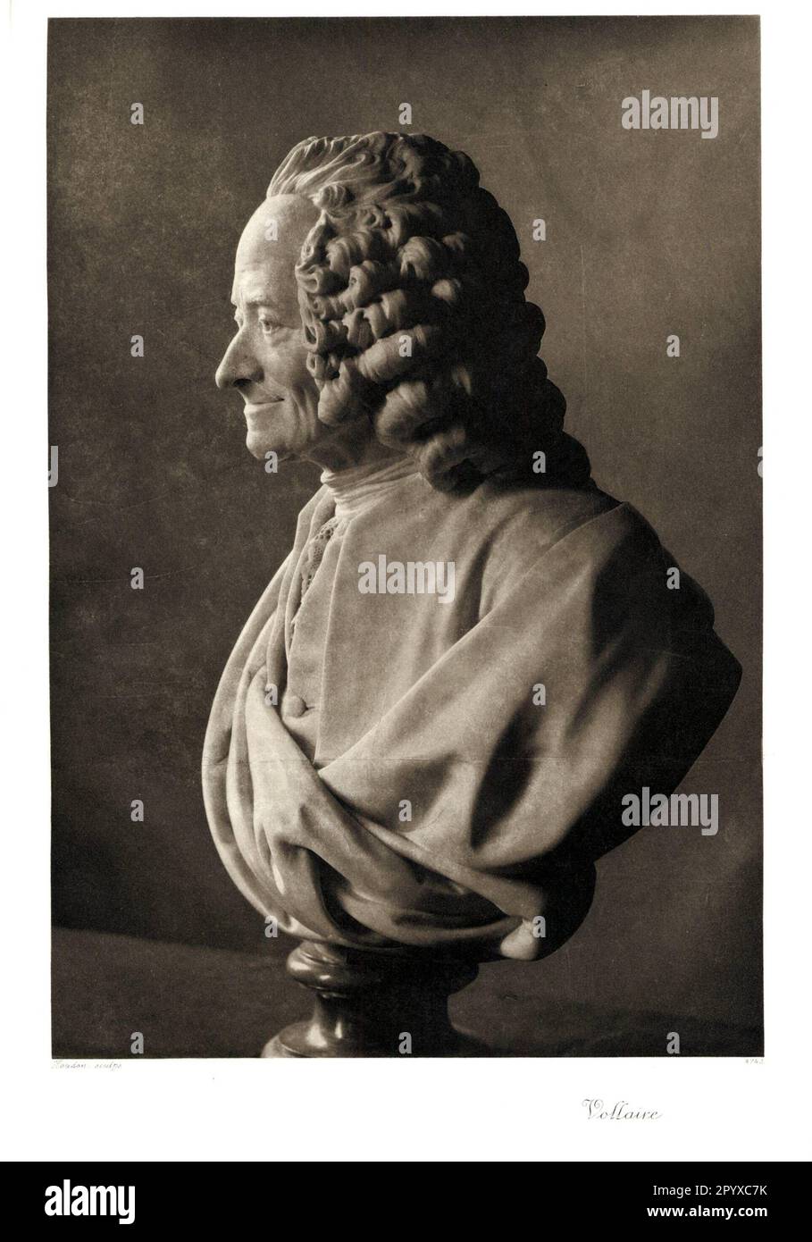 Voltaire (eig. Francois-Marie Arouet, 1694-1778), French writer and philosopher. Bust of Jean-Antoine Houdon. Photograph. Photo: Heliogravure, Corpus Imaginum, Hanfstaengl Collection. [automated translation] Stock Photo