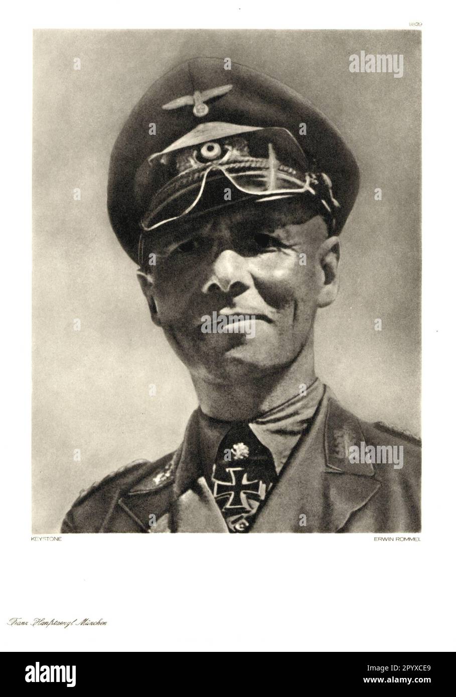Erwin Rommel (1891-1944), commander-in-chief of the German Afrika Korps (1941-43) and field marshal general since 1942. The image shows Rommel in the uniform of the Afrika Korps. Photo: Heliogravure, Corpus Imaginum, Hanfstaengl Collection. [automated translation] Stock Photo