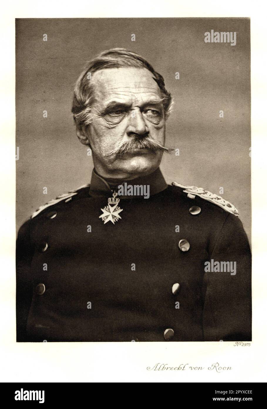 Albrecht Count (since 1871) von Roon (1803-1879), Prussian field marshal general (1873). Roon held various ministerial posts since 1859, such as that of Minister of War. The picture shows von Roon in the Prussian uniform with the cross of the Order Pour le mérite with crown. Photograph. Photo: Heliogravure, Corpus Imaginum, Hanfstaengl Collection. [automated translation] Stock Photo