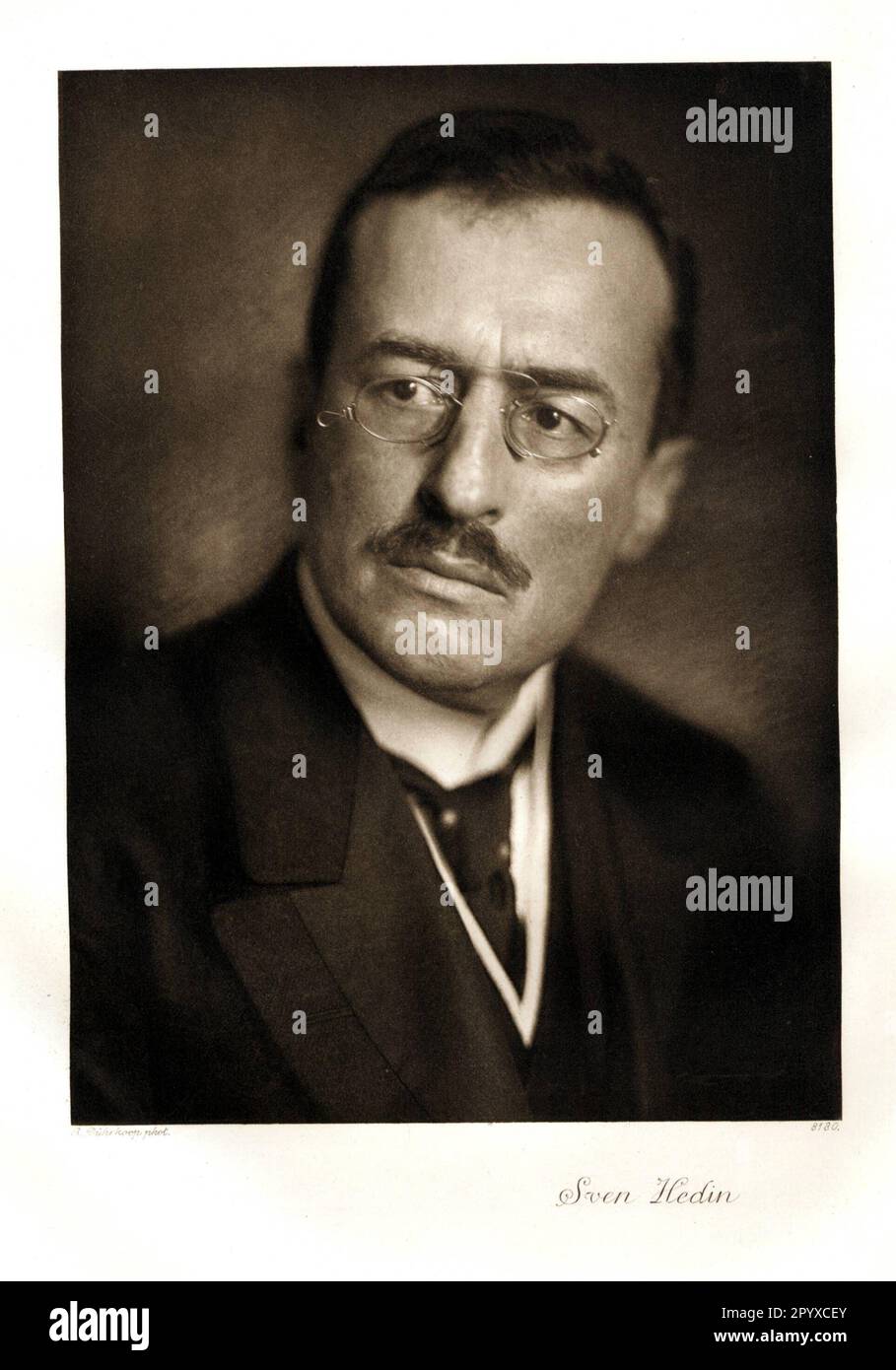 Sven Anders Hedin (1865-1952), Swedish explorer of Asia. Photograph by R. Dührkoop. Photo: Heliogravure, Corpus Imaginum, Hanfstaengl Collection. Undated photograph, probably taken in the 1920s. [automated translation] Stock Photo