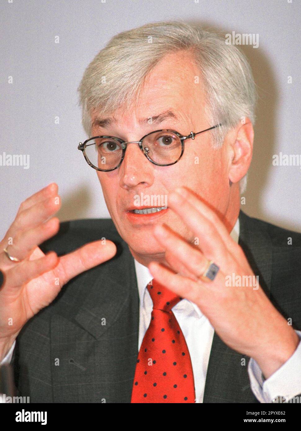 Dr. Manfred Gentz, Member of the Board of Management of DaimlerChrysler AG, responsible for Finance-Controlling. [automated translation] Stock Photo
