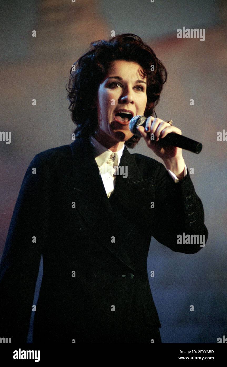 Italy Milan 19931029 Celine Dion at the Festival Italiano Stock
