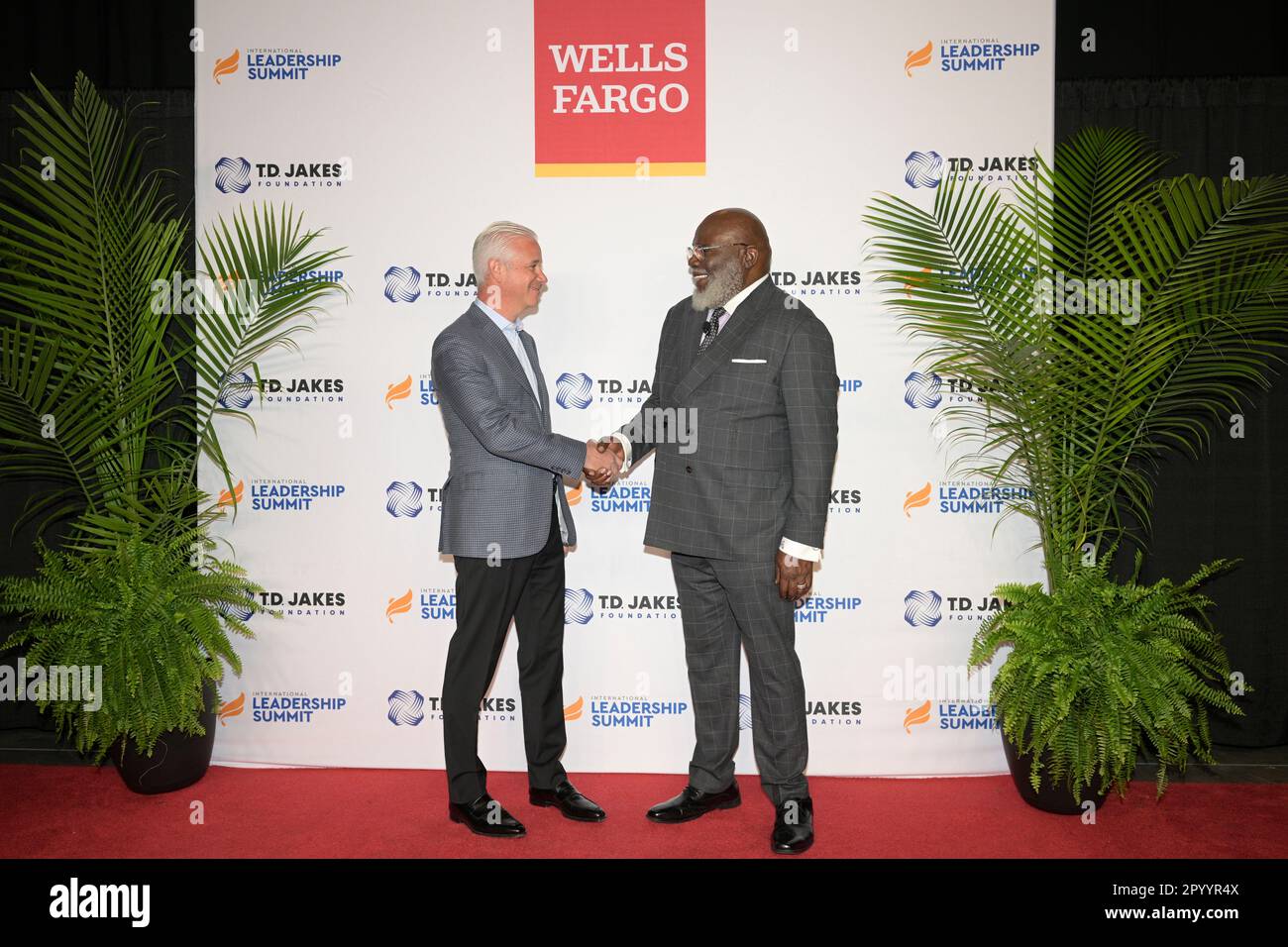 IMAGE DISTRIBUTED FOR T.D. JAKES ENTERPRISES Charlie Scharf, left