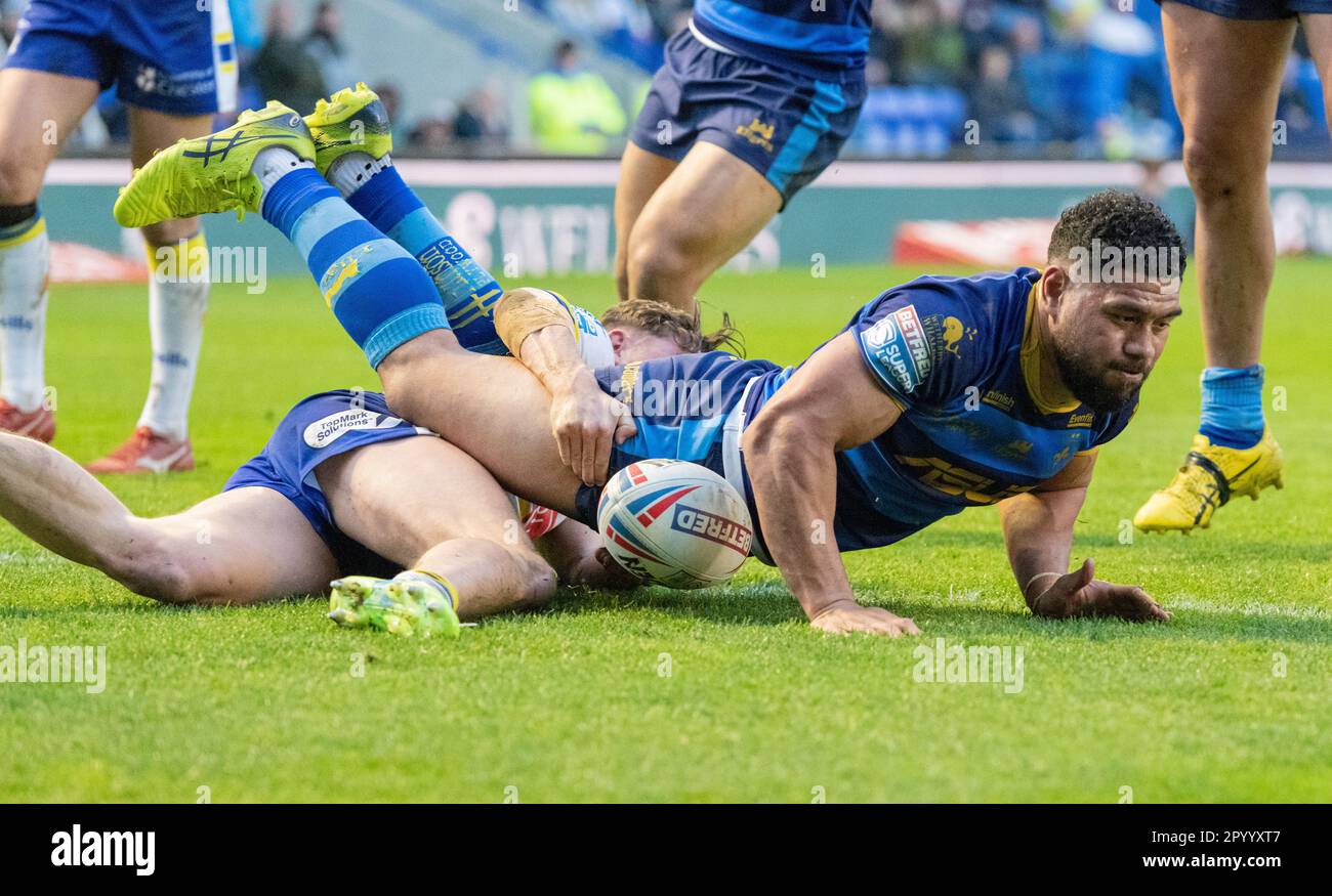 Warrington, Cheshire, England 5th May 2023. Wakefield’s Kelepi Tanginoa scores his try, during Warrington Wolves Rugby League Football Club V Wakefield Trinity Rugby League Football Club at the Halliwell Jones Stadium, the Betfred Super League. (Credit Image: ©Cody Froggatt/Alamy live news) Stock Photo