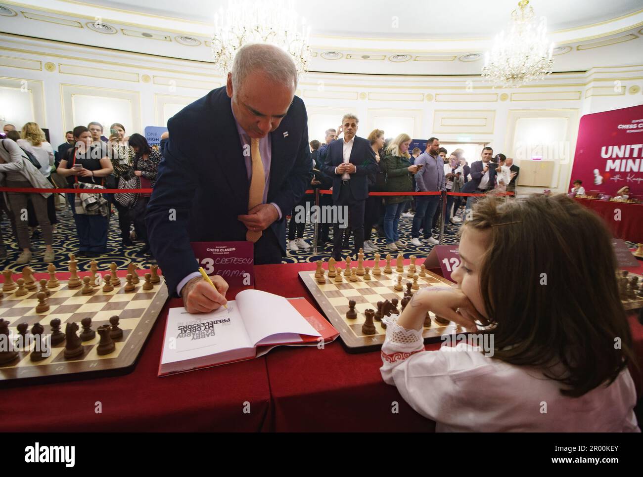 Alexander Alekhine playing simultaneous chess, 1930 Stock Photo - Alamy