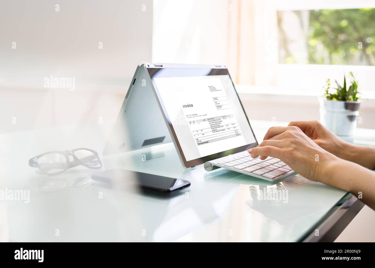 Online Digital E Invoice And Statements Software Stock Photo